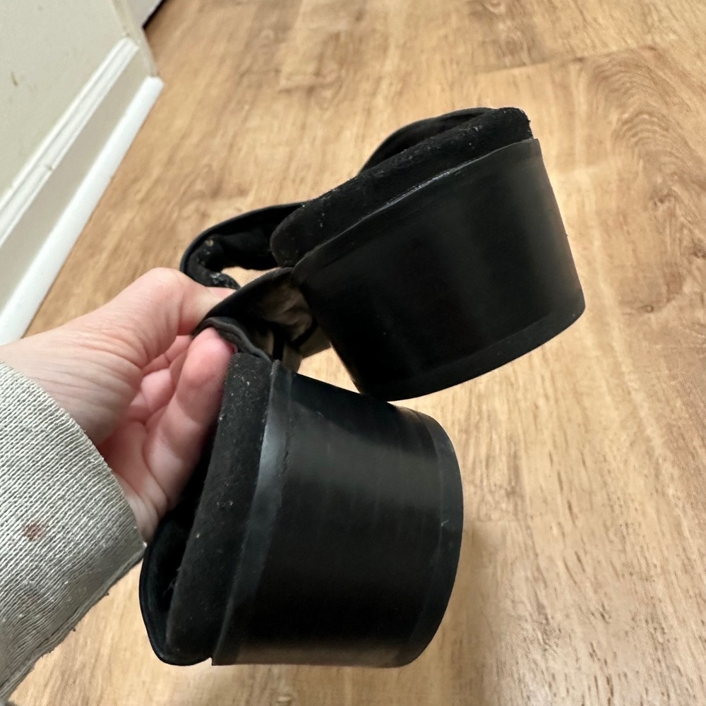 MUNRO | Black Leather Open Toe Twisted Kitten Slide Mules, 7.5W (L), 7.5M (R) - Picture 8 of 12